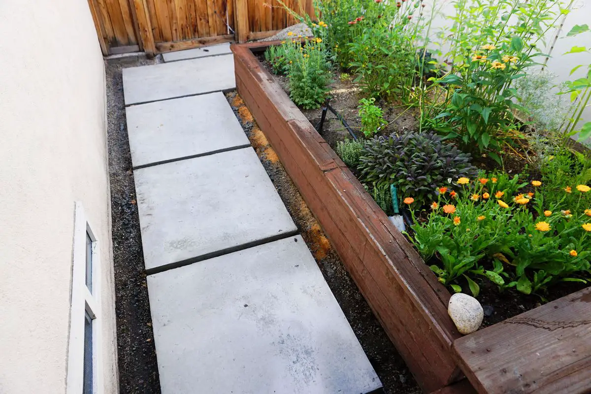 Lovely Imperfection - DIY Concrete Pavers | Lovely Imperfection