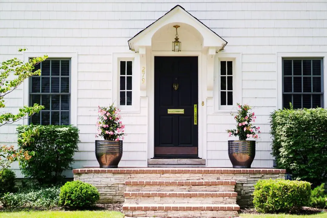 Lovely Imperfection - 5 Easy Front Entrance Ideas | Lovely Imperfection